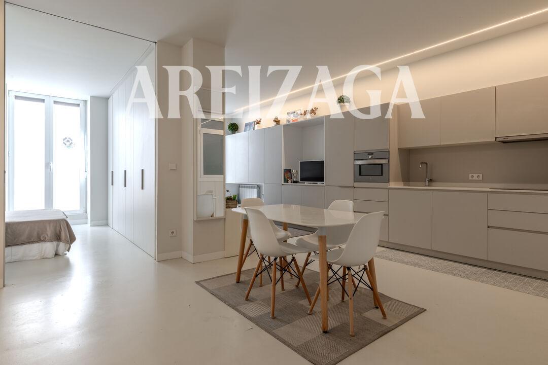 Flat for Sale in San Sebastián