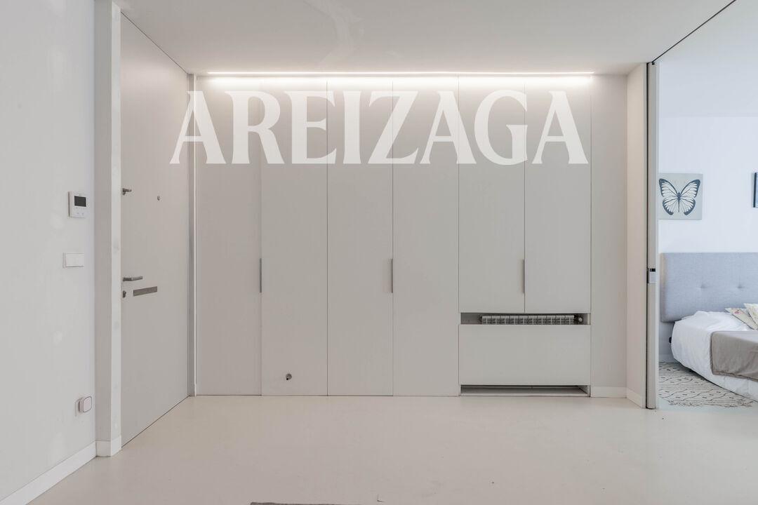 Flat for Sale in San Sebastián
