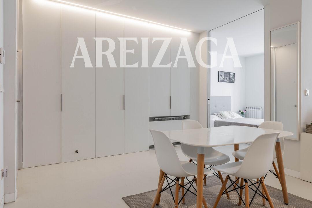 Flat for Sale in San Sebastián