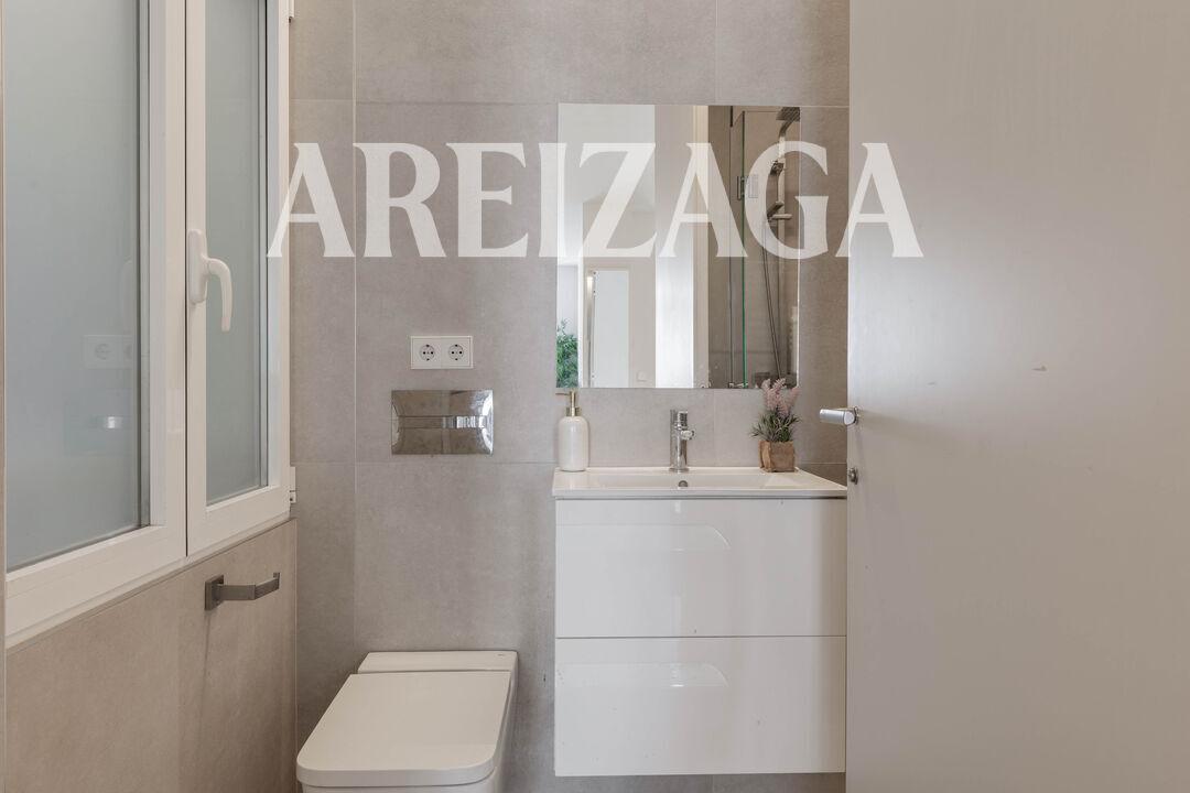 Flat for Sale in San Sebastián