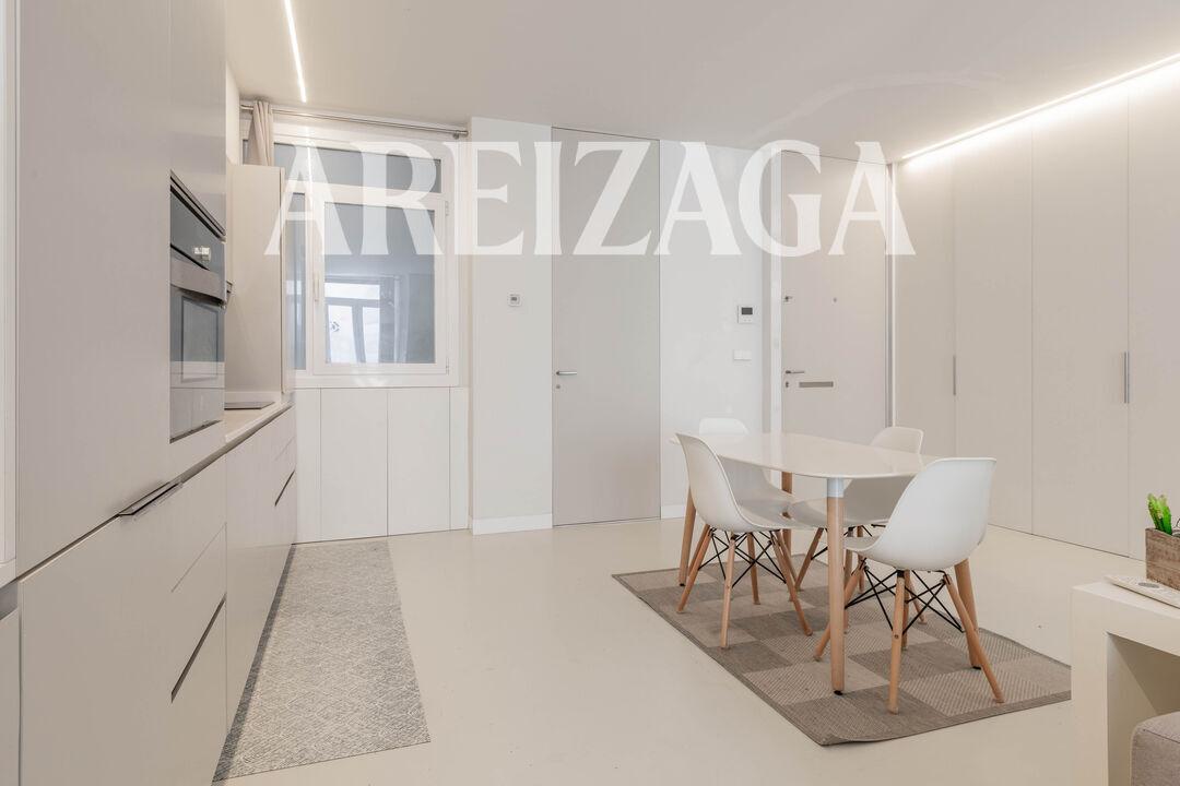 Flat for Sale in San Sebastián