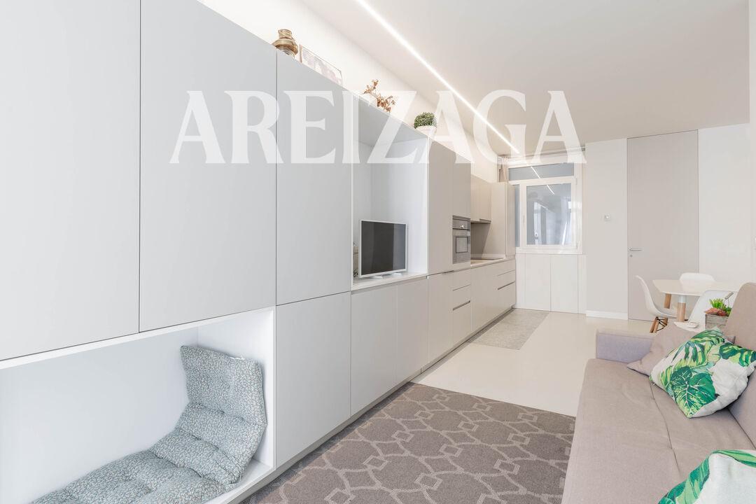 Flat for Sale in San Sebastián