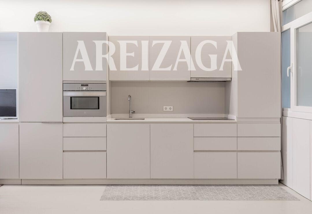 Flat for Sale in San Sebastián