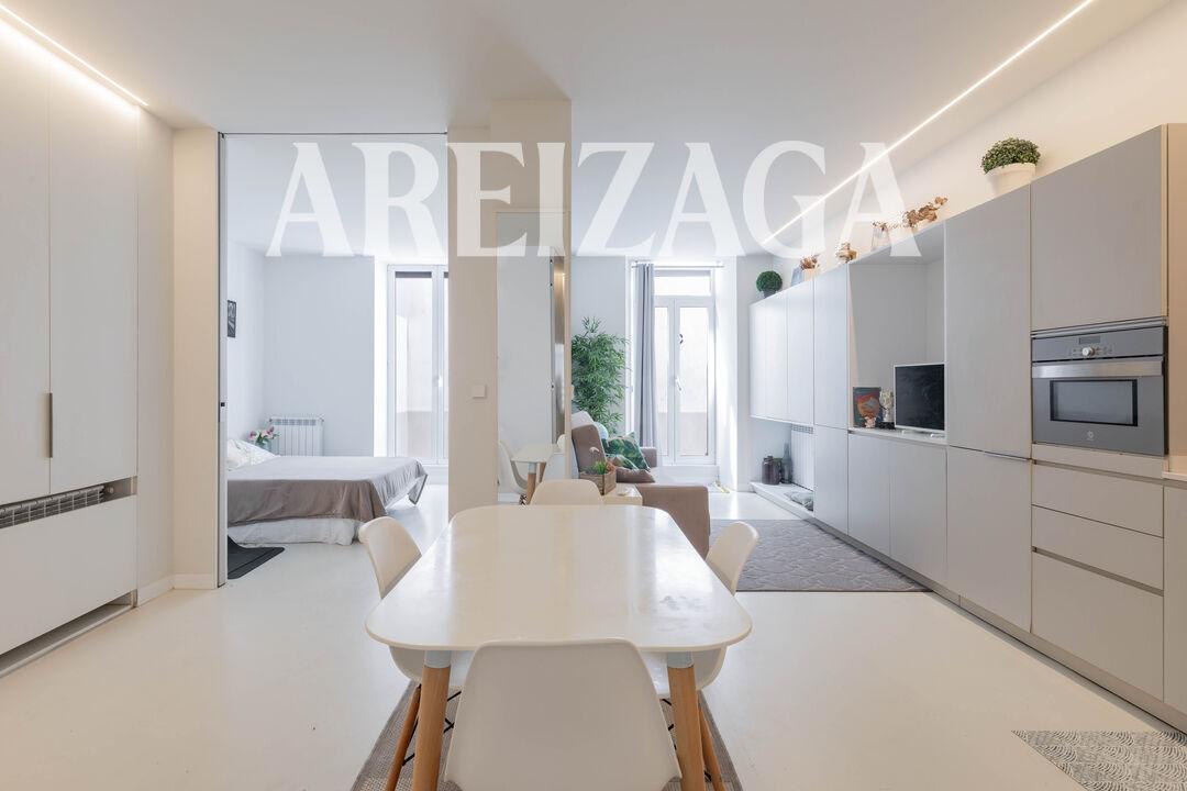 Flat for Sale in San Sebastián