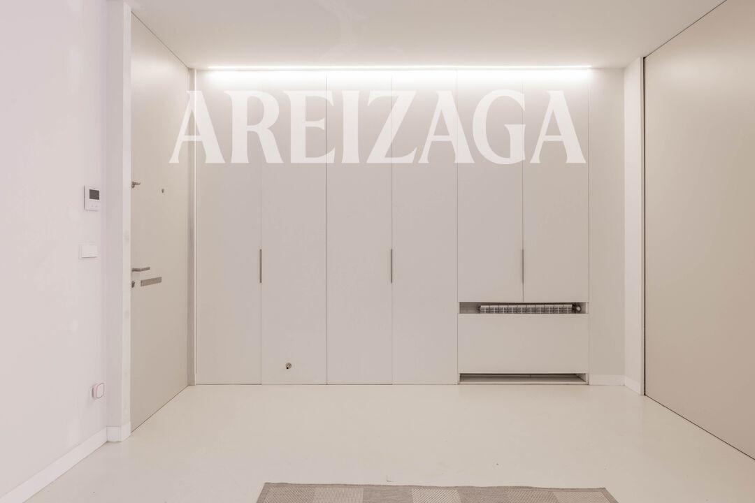 Flat for Sale in San Sebastián