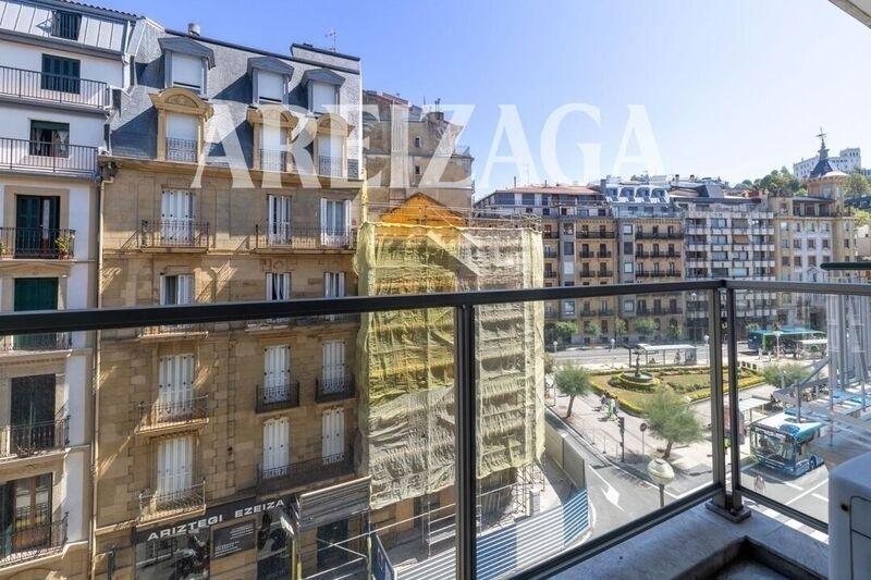 Flat for Sale in San Sebastián