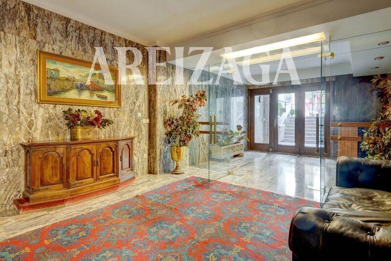 Flat for Sale in San Sebastián