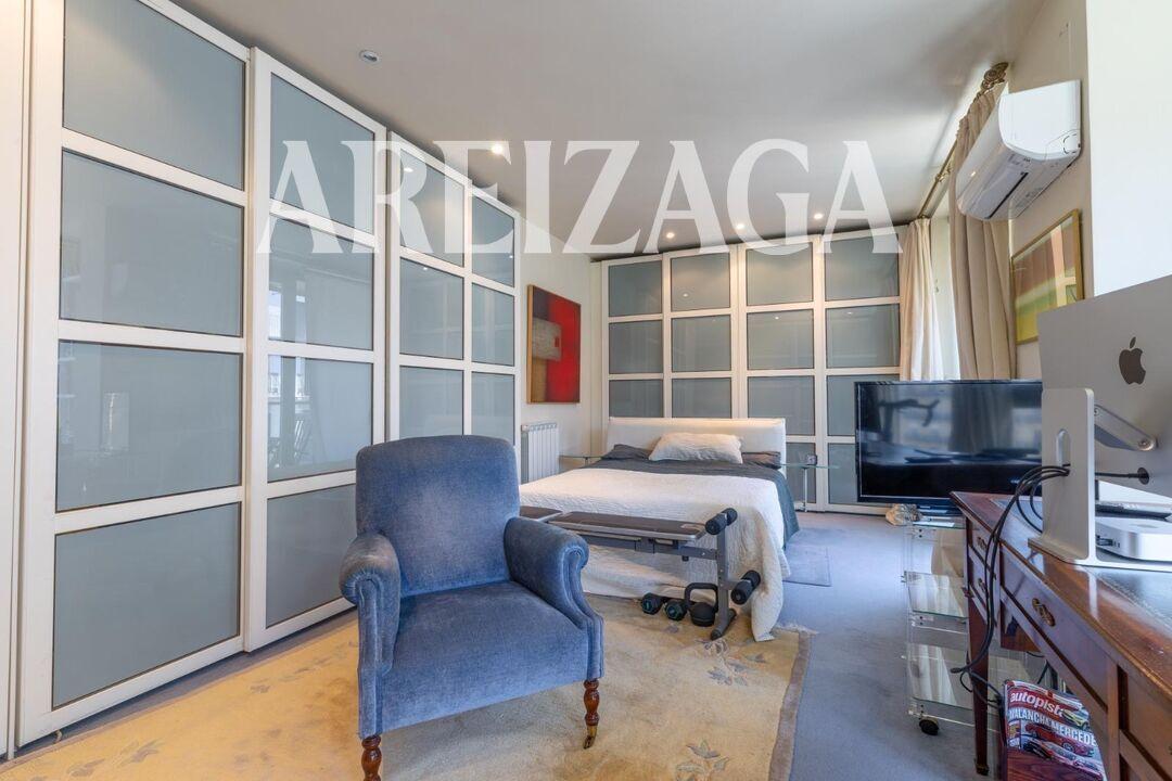 Flat for Sale in San Sebastián