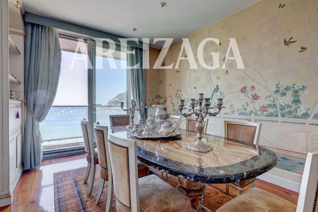 Flat for Sale in San Sebastián