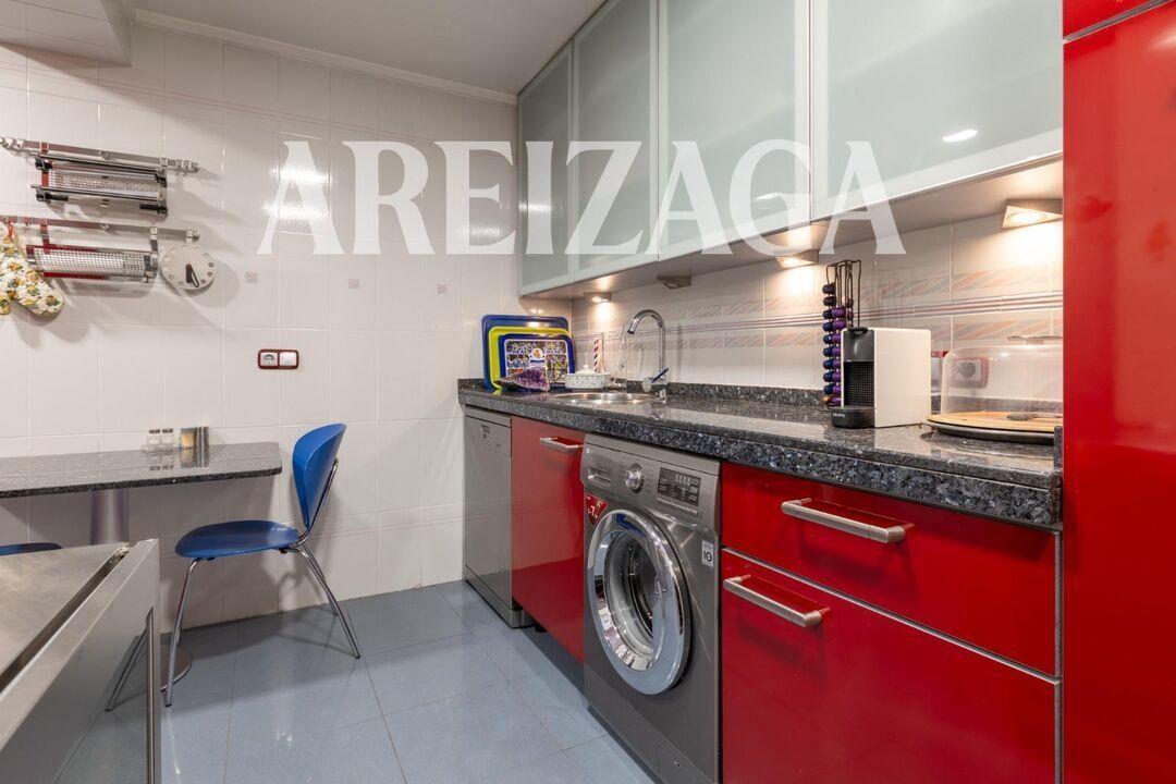 Flat for Sale in San Sebastián
