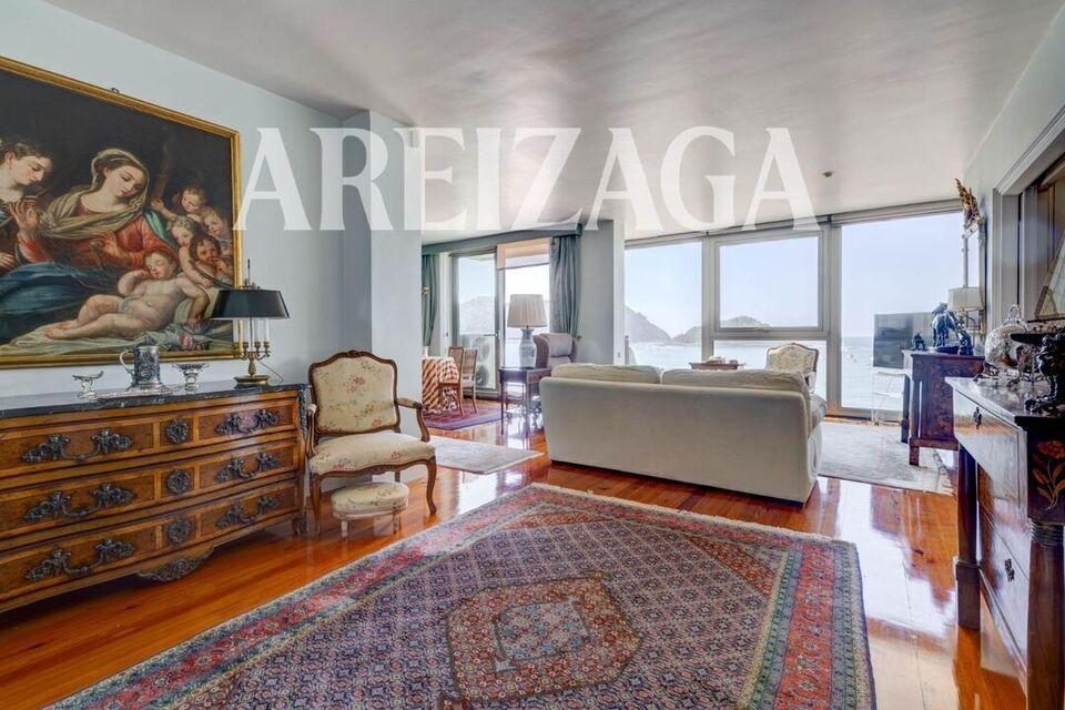 Flat for Sale in San Sebastián