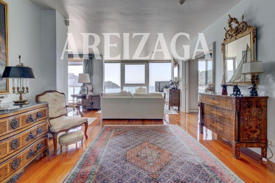 Flat for Sale in San Sebastián