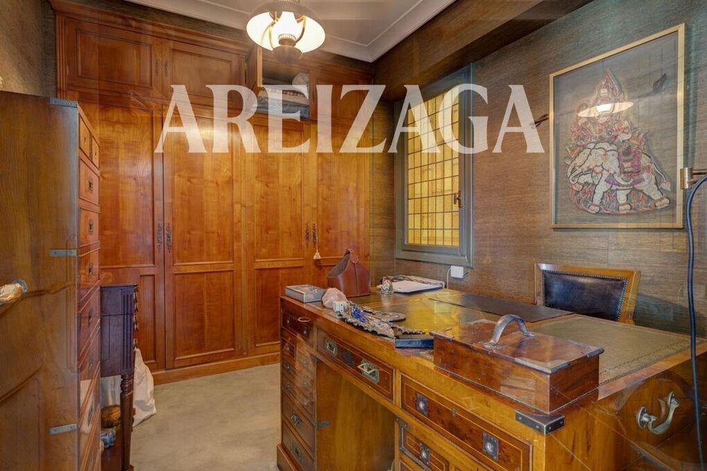 Flat for Sale in San Sebastián
