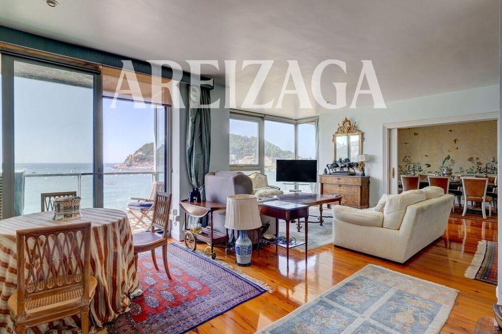 Flat for Sale in San Sebastián