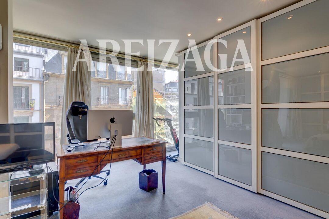 Flat for Sale in San Sebastián