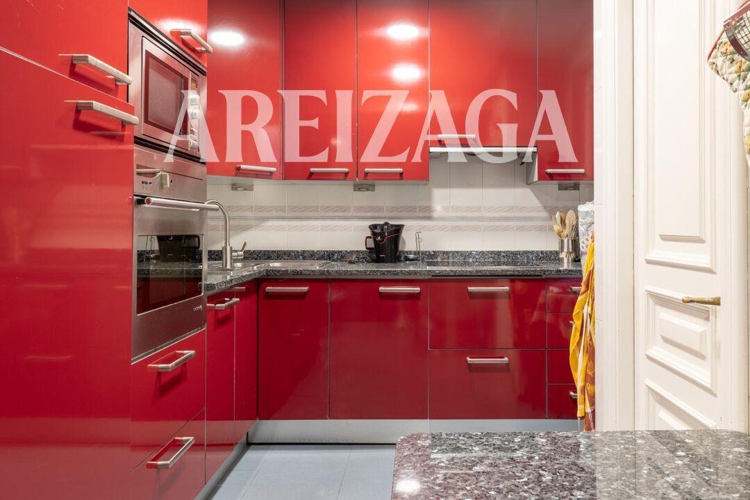Flat for Sale in San Sebastián