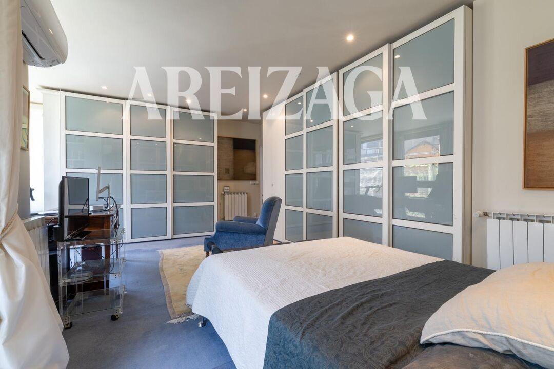 Flat for Sale in San Sebastián