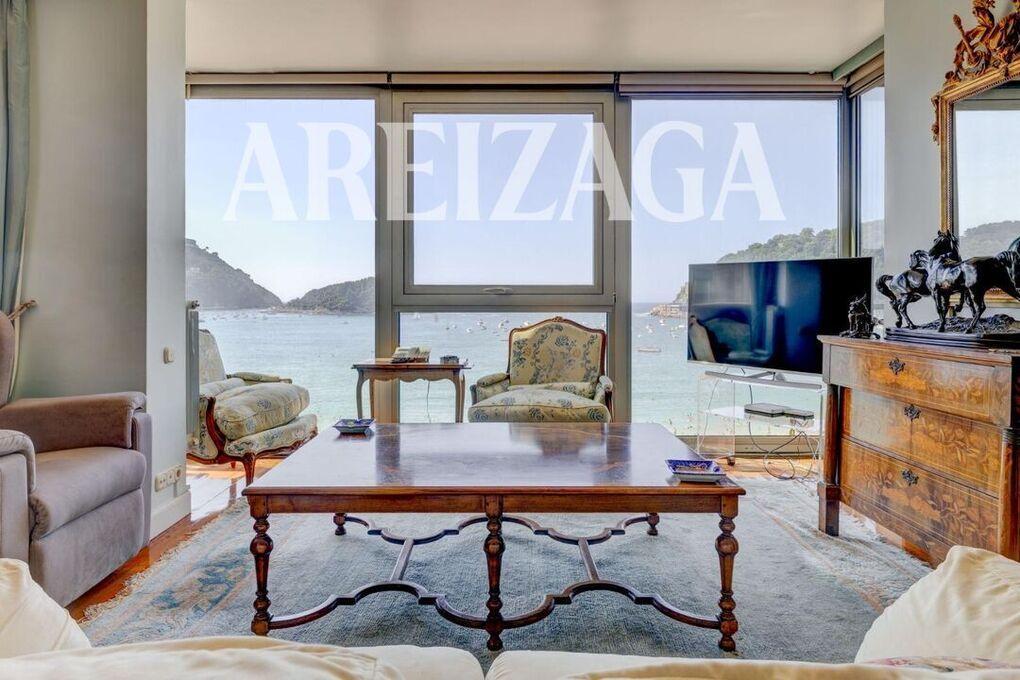 Flat for Sale in San Sebastián
