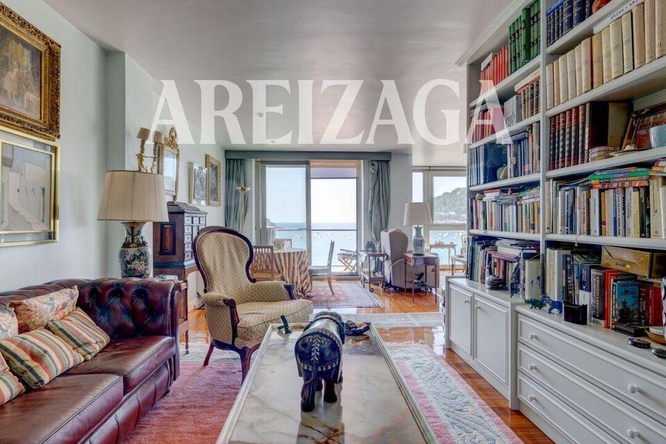 Flat for Sale in San Sebastián