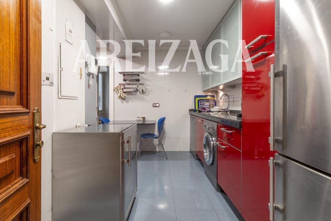 Flat for Sale in San Sebastián