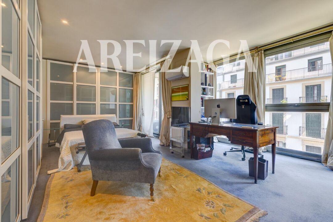 Flat for Sale in San Sebastián
