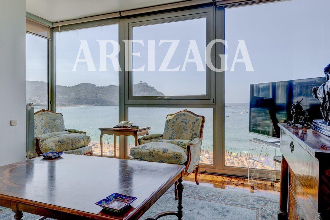 Flat for Sale in San Sebastián