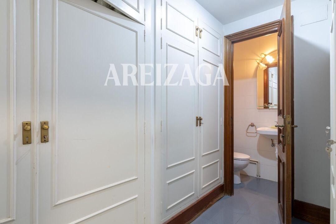 Flat for Sale in San Sebastián