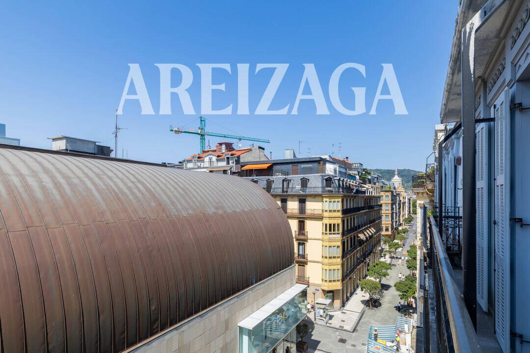 Flat for Sale in San Sebastián