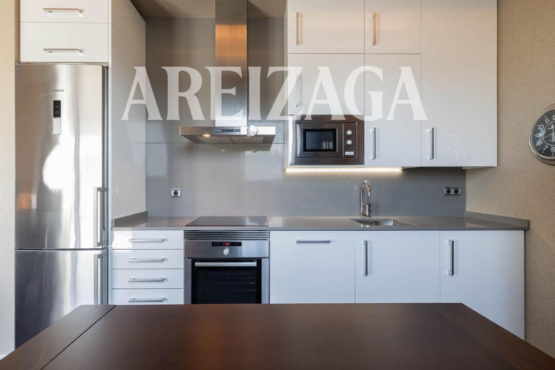 Flat for Sale in San Sebastián