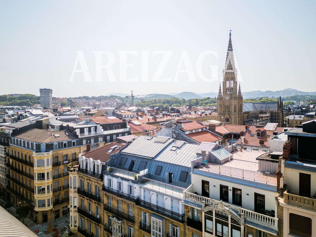 Flat for Sale in San Sebastián