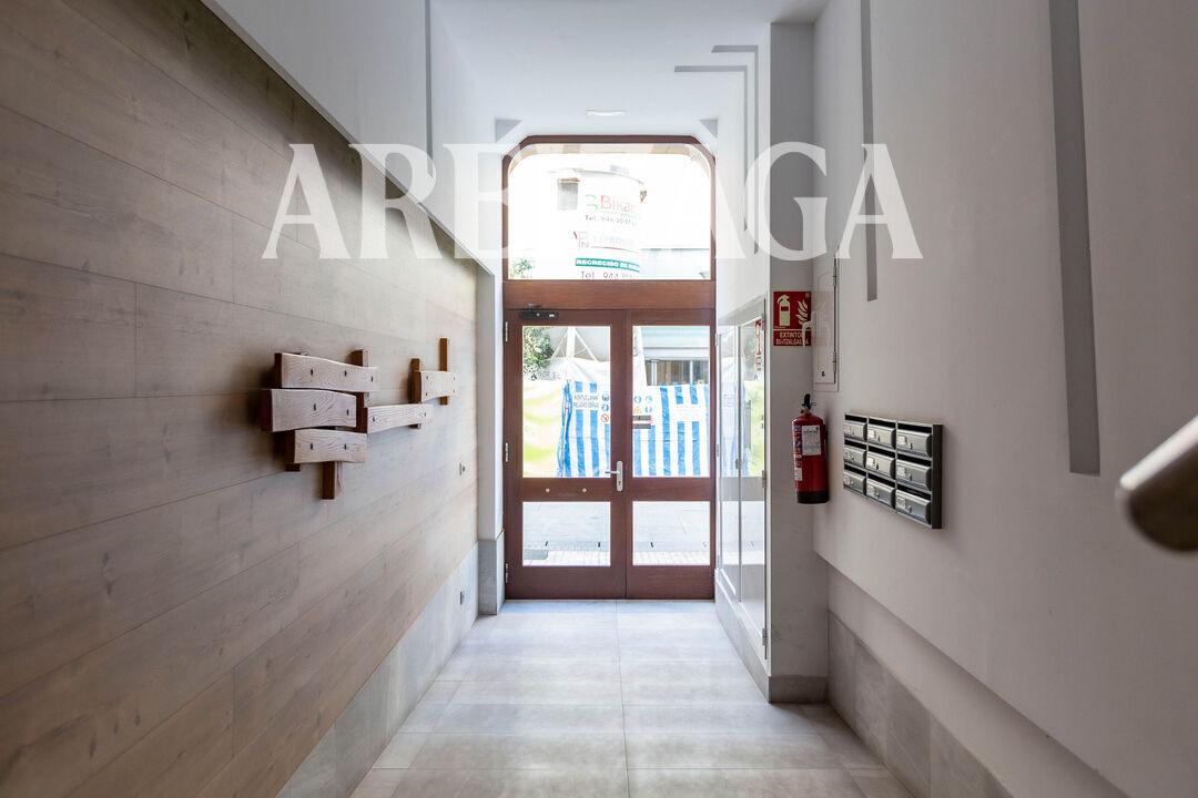 Flat for Sale in San Sebastián