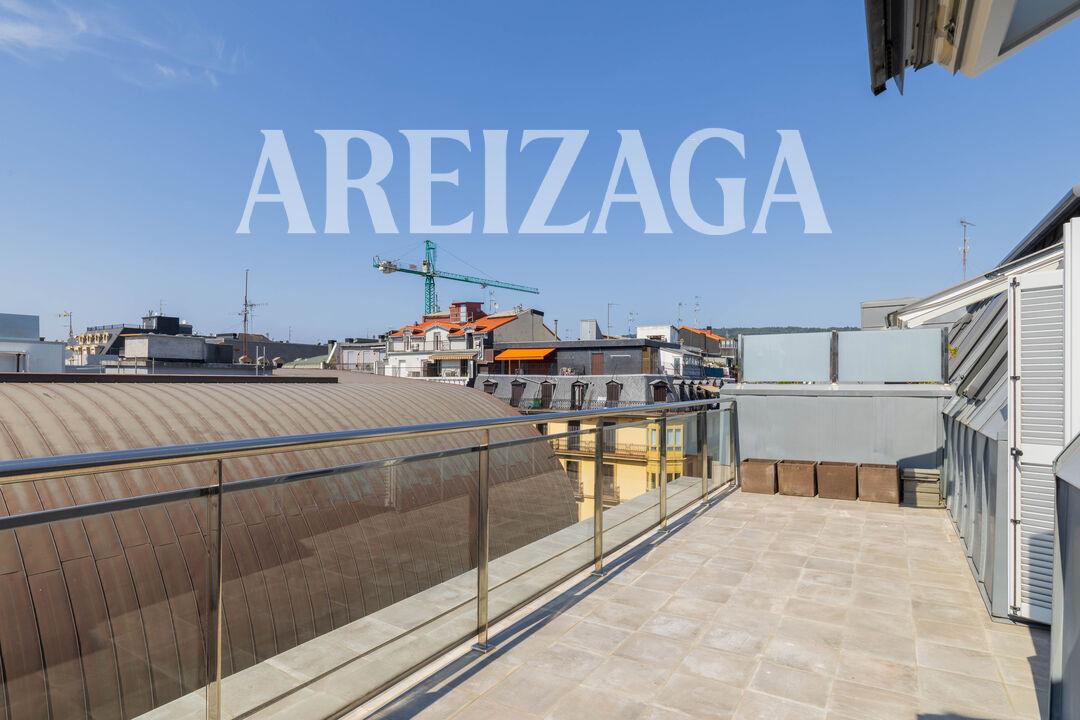 Flat for Sale in San Sebastián