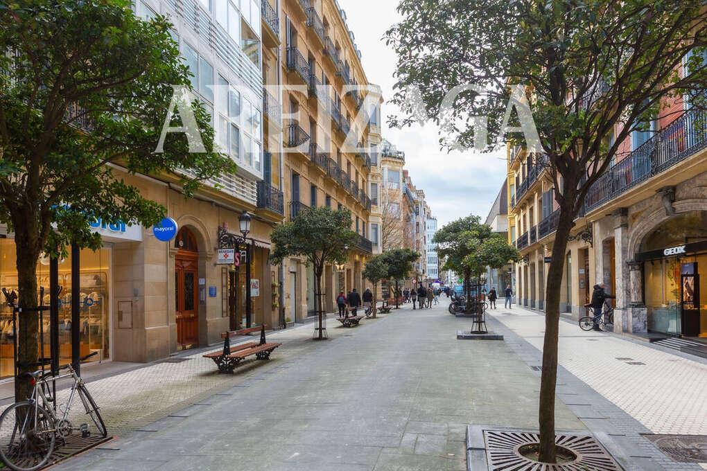Flat for Sale in San Sebastián