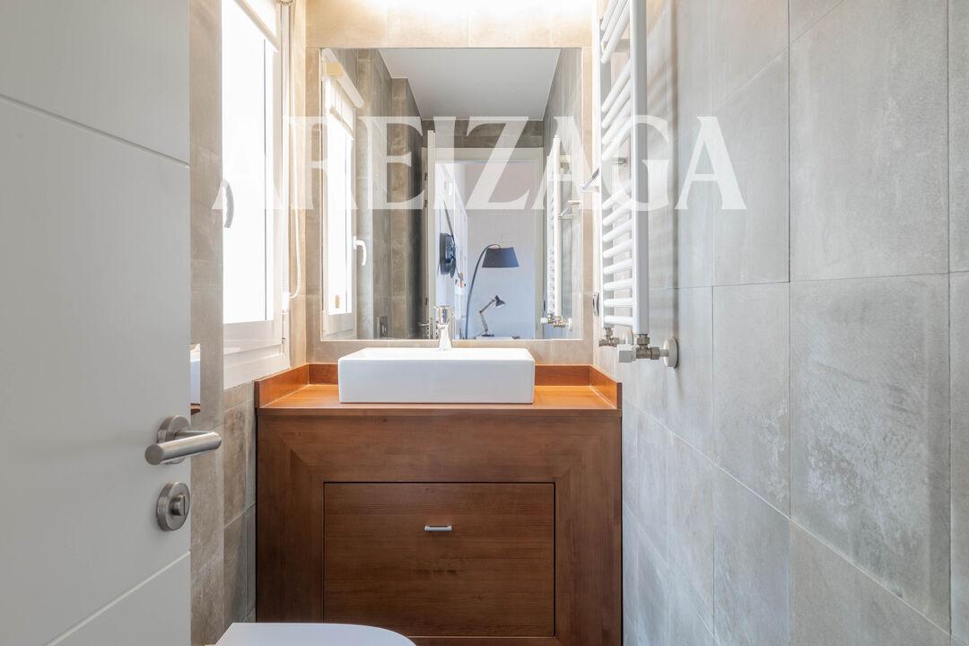 Flat for Sale in San Sebastián