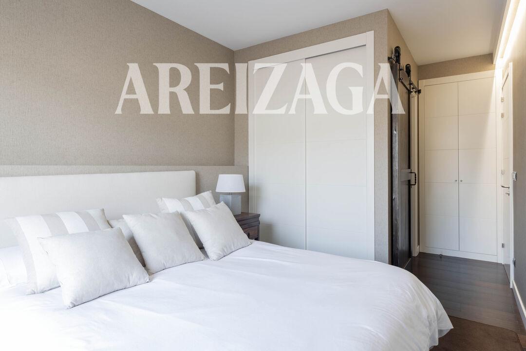 Flat for Sale in San Sebastián
