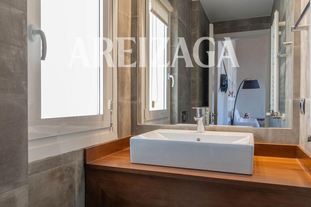 Flat for Sale in San Sebastián