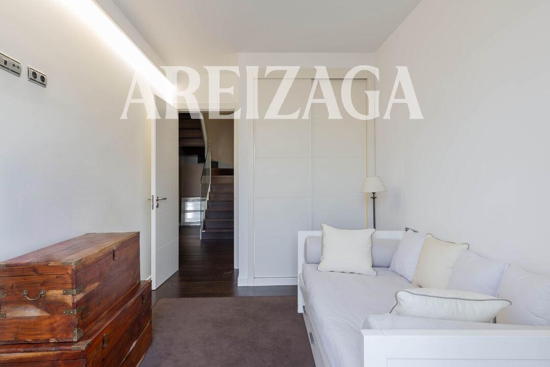 Flat for Sale in San Sebastián