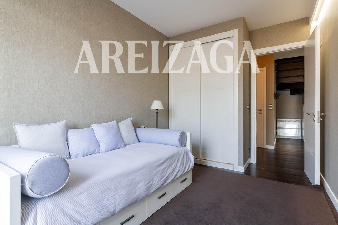 Flat for Sale in San Sebastián