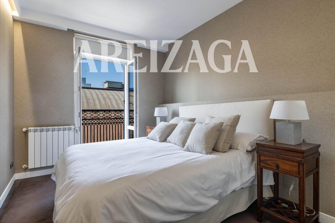 Flat for Sale in San Sebastián