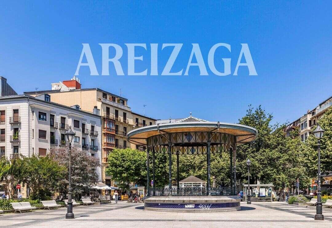 Flat for Sale in San Sebastián