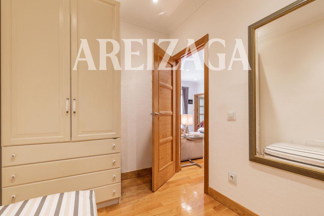 Flat for Sale in San Sebastián