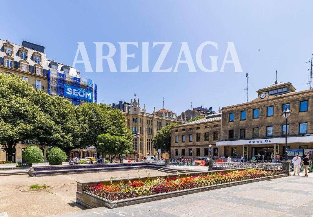 Flat for Sale in San Sebastián