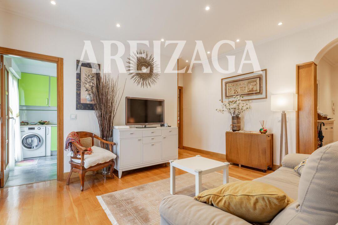 Flat for Sale in San Sebastián