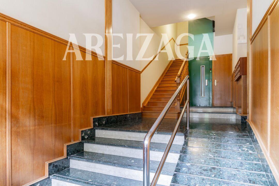 Flat for Sale in San Sebastián