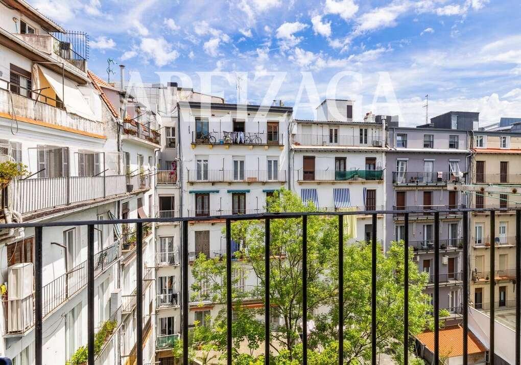 Flat for Sale in San Sebastián