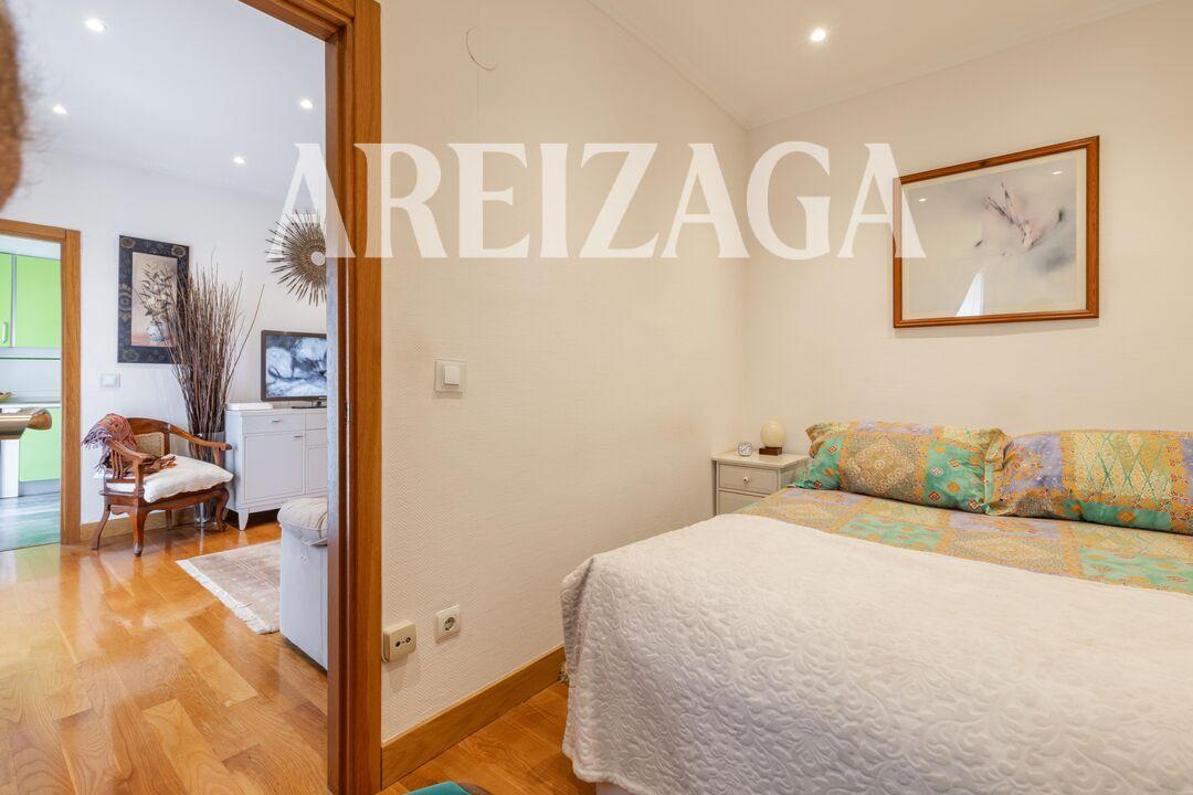 Flat for Sale in San Sebastián