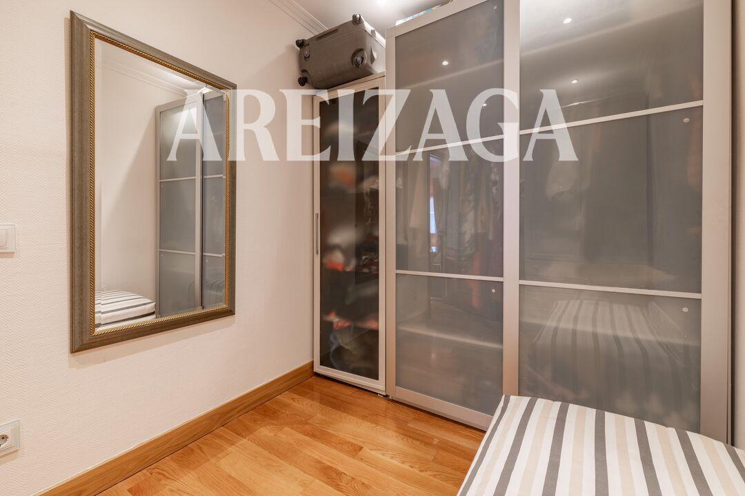 Flat for Sale in San Sebastián