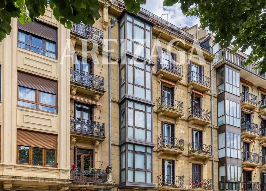 Flat for Sale in San Sebastián