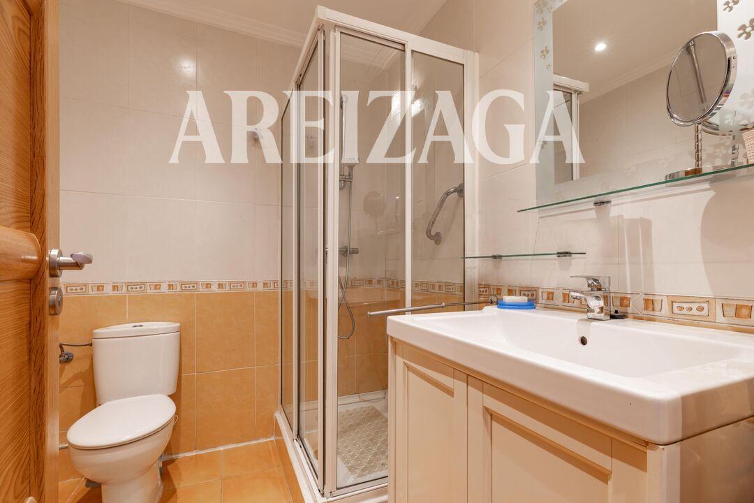 Flat for Sale in San Sebastián