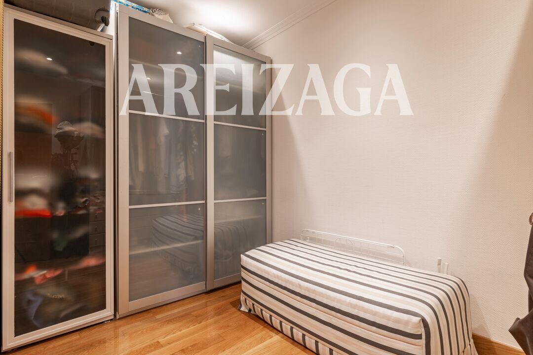 Flat for Sale in San Sebastián